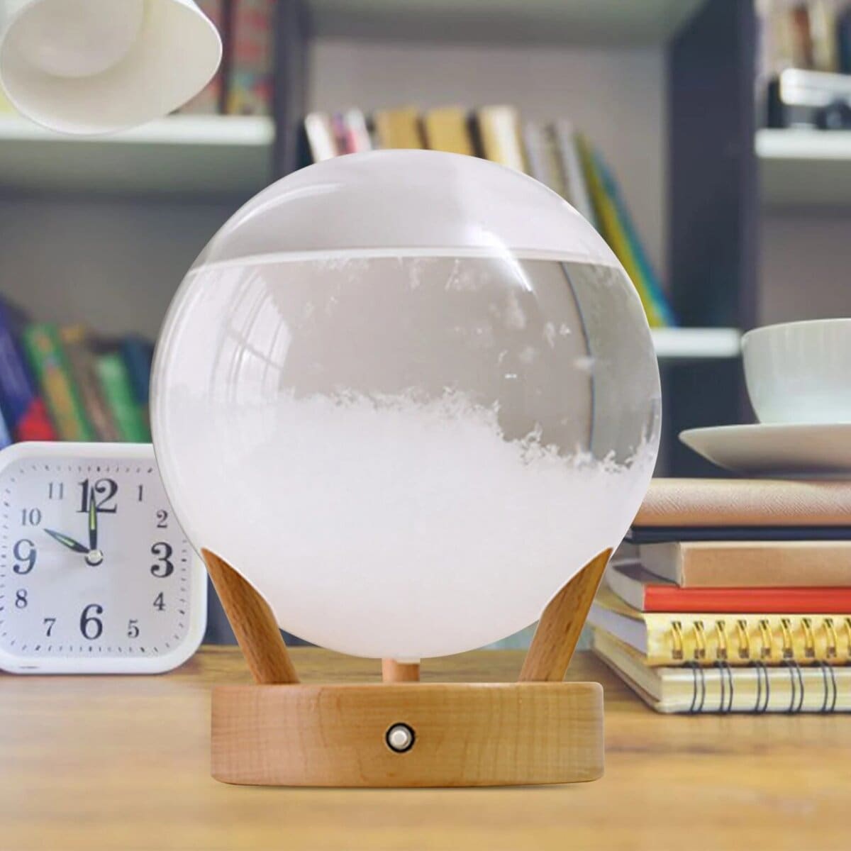 Lampe à lave scientifique avec un design épuré, idéale pour la décoration de bureau ou d'études, apportant une touche de science et de style à votre espace.