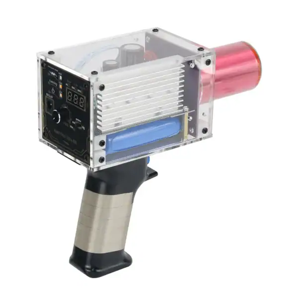 Pistolet à air comprimé avec affichage numérique et réservoir transparent, utilisé pour des expériences scientifiques ou des démonstrations éducatives.