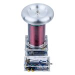Dispositif de pulsar à plasma de laboratoire avec composants électroniques et chambre en verre, utilisé pour des expériences scientifiques en physique et en recherche.