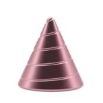 Pyramide décorative en métal rose brillant avec lignes concentriques, idéale pour la décoration scientifique ou moderne.