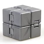 Cube magnétique en acier inoxydable, parfait pour expériences scientifiques et décoration moderne. Facile à manipuler, il offre un design élégant et durable pour tout environnement scientifique ou déc.