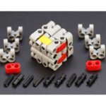 Puce LEGO de construction scientifique avec éléments colorés pour créer un modèle éducatif ou décoratif. Parfait pour les amateurs de science et de bricolage.
