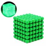 Bille phosphorescente verte, cube lumineux pour décoration scientifique ou ludique, idéal pour expériences ou décoration intérieure originale.
