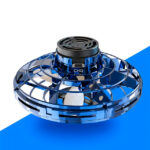 Distributeur automatique de nourriture pour animaux, design moderne en plastique bleu et noir, idéal pour nourrir vos animaux de compagnie de manière pratique et régulière.