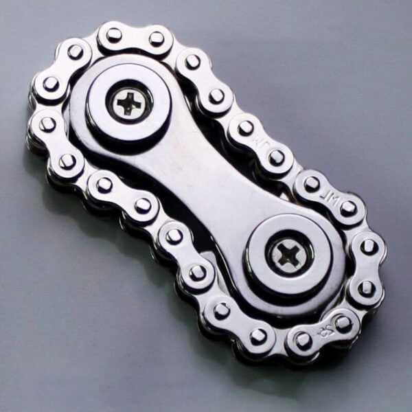 Baladez-vous avec ce pignon de chaîne de vélo en métal chromé, un accessoire scientifique et mécanique pour la décoration ou la collection.