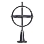 Support de décoration scientifique en métal noir, représentant un modèle d'orbite planétaire avec une plateforme centrale, idéal pour la décoration de bureau ou d'étagère.