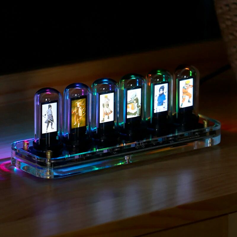 Vitrine de tubes Nixie avec illustrations animées et rétro, illuminant un support en acrylique transparent dans une ambiance sombre. Parfait pour décoration scientifique ou vintage.