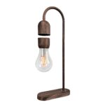 Lampe de bureau design en bois avec ampoule Edison visible, alliant style industriel et naturel, idéale pour une décoration moderne et chaleureuse.