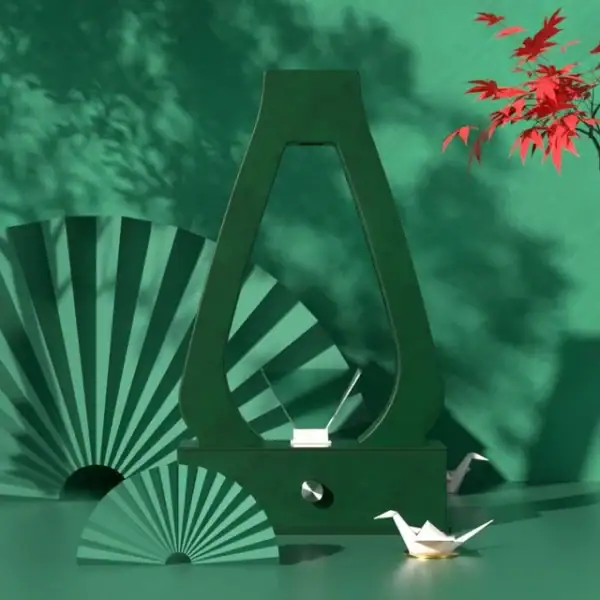Lampe décorative en forme de lanterne à huile avec éléments en vert et blanc.