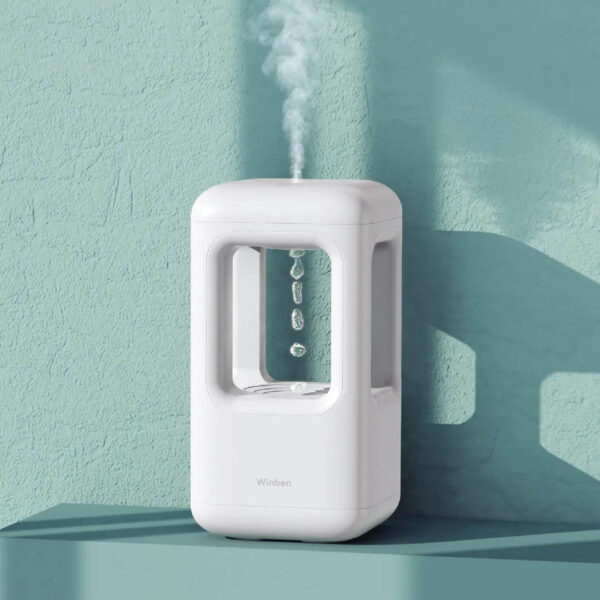 Porte-bouteille scientifique en verre avec vapeur d'eau, design moderne et élégant, idéal pour la décoration de science ou de laboratoire.