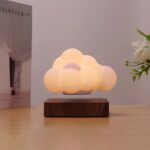 Lampe nuage douce et chaleureuse, idéale pour une décoration moderne ou une ambiance relaxante dans une chambre ou un salon.