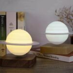 Lampe Planète Saturne, décoration de science avec lumière douce, idéale pour un bureau ou une chambre.