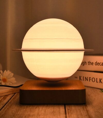 Lampe de décoration inspirée de l'astronomie, idéale pour un intérieur moderne ou un espace dédié à la science.