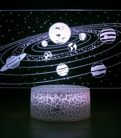 Lampe 3D du système solaire avec planètes et étoiles.