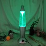 Lampe de lave LED avec effets lumineux, idéale pour décoration scientifique ou ambiance relaxante. Facile à utiliser, elle crée une atmosphère unique dans votre intérieur.