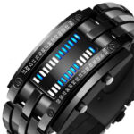 Montre numérique innovante avec affichage LED bleu et blanc, design moderne et élégant, idéale pour les amateurs de gadgets technologiques et de style contemporain.
