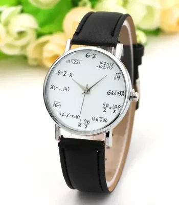 Montre scientifique avec cadran illustrant des équations mathématiques et des formules, équipée d’un bracelet en cuir noir.