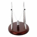 Support à stylos en métal avec base en bois pour bureau scientifique.