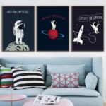 Décor mural avec illustrations d'astronautes et d'exploration spatiale pour chambre d'enfant, inspirant la curiosité et l'imagination sur l'univers.