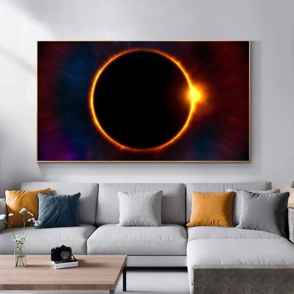 Éclipse solaire stylisée en art mural, idéale pour décoration scientifique ou espace de travail inspirant.