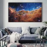 Impression d'une galaxie colorée dans l'espace, idéale pour la décoration intérieure moderne et inspirante.