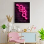 Illustration lumineuse de la molécule d'estrogène en néon rose sur un mur en briques, idéale pour la décoration scientifique moderne.
