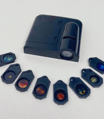 Kit d'observation astronomique portable avec lentilles colorées pour l'étude des planètes et des étoiles, idéal pour l'enseignement et la découverte scientifique.