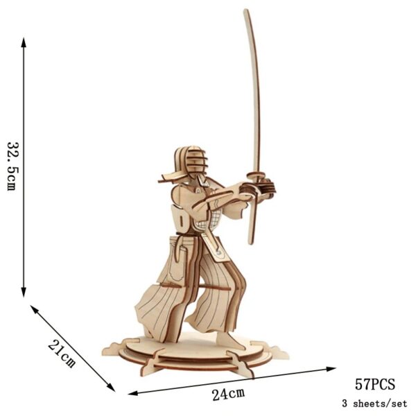 Figurine en bois d'un samouraï avec épée, idéale pour décoration ou collection, mesurant 32,5 cm de haut, 24 cm de large, 21 cm de profondeur, composée de 57 pièces.