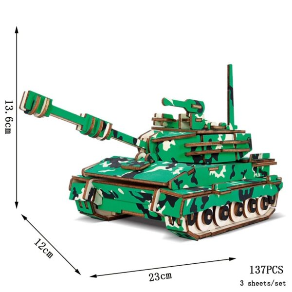 Modèle de tank en carton camouflage verte, dimensions 23x12x13.6 cm, composé de 137 pièces, parfait pour la décoration ou le jeu éducatif.