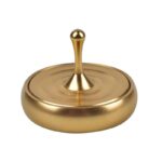 Distributeur de liquide en laiton doré, design élégant et vintage, parfait pour la décoration scientifique ou de bureau.