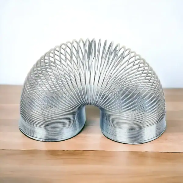 Objet scientifique en métal, design innovant, décoration moderne.
