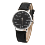 Montre à cadran noir avec formules mathématiques, chiffres et symboles scientifiques, bracelet en cuir noir, design élégant et éducatif, parfait pour les amateurs de science et de mathématiques.