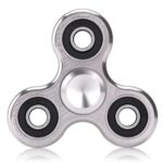 Fidget spinner en métal avec roulements à billes, objet de distraction et de relaxation, idéal pour soulager le stress et améliorer la concentration.