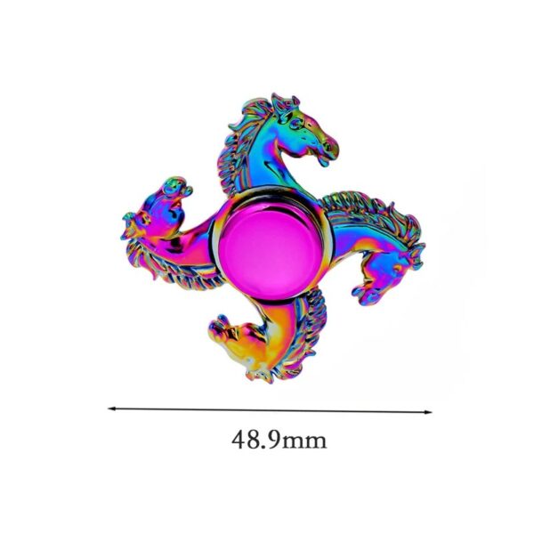 Pendentif en forme de licorne arc-en-ciel en verre coloré, avec un design vibrant et brillant, parfait pour la décoration ou comme bijou original.