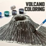Vulcano en papier mâché pour activités éducatives et créatives.