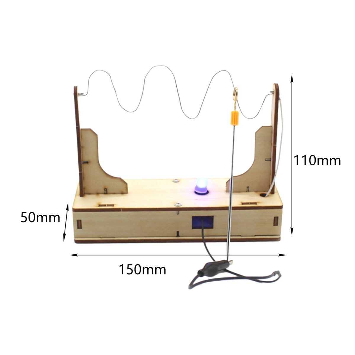 Montage expérimental avec fil électrique, LED et base en bois, hauteur 110mm, largeur 150mm, profondeur 50mm, pour activités éducatives en sciences.