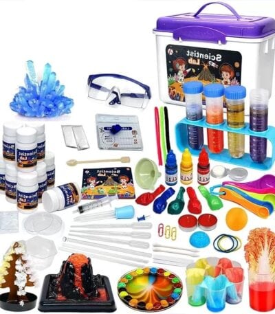Kit scientifique avec accessoires de laboratoire et expériences.