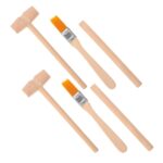Pinceaux et spatules en bois pour nettoyage et manipulation en laboratoire scientifique. Idéal pour les expériences, la décoration ou la précision dans les travaux de laboratoire.