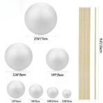Sphères en polystyrène de différentes tailles pour projets éducatifs ou décorations thématiques. Inclut également des bâtonnets en bois pour support ou assemblage.