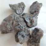 Pierre de météorite brute, collection scientifique et décoration.