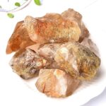 Pierre de quartz rose brute, pierre naturelle pour décoration intérieure ou collection minérale.