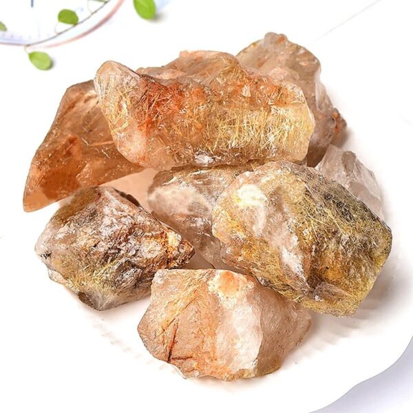 Pierre de quartz rose brute, pierre naturelle pour décoration intérieure ou collection minérale.