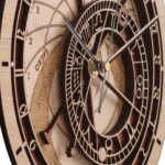Horloge astronomique en bois avec cadran détaillé et mécanisme précis, idéale pour la décoration scientifique ou comme objet de collection.