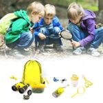Kit d'observation scientifique pour enfants avec loupe, jumelles, insectes, et accessoires éducatifs.