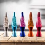 Vase de décoration scientifique coloré avec paillettes, idéal pour une décoration moderne et ludique, parfait pour les amateurs de science et de design intérieur.