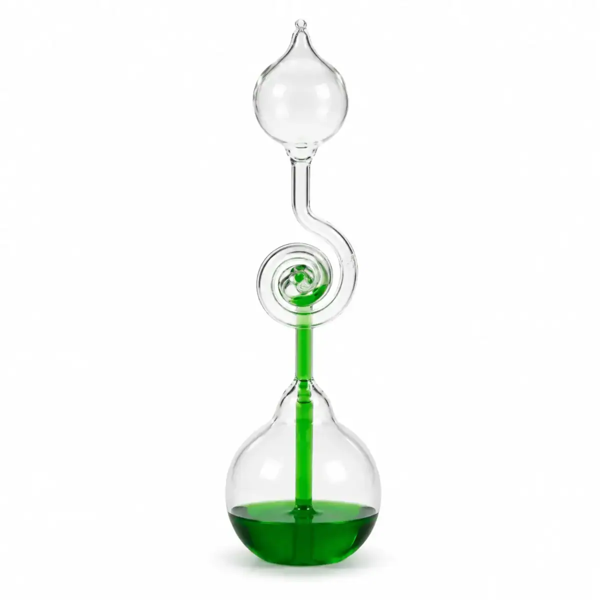 Pipette de laboratoire en verre contenant un liquide vert, utilisée pour des expériences scientifiques ou des démonstrations éducatives.