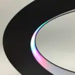 Lampe LED colorée en forme de cercle avec éclairage multicolore, idéale pour la décoration scientifique ou moderne.