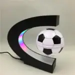 Lampe football et lune LED, décoration moderne pour chambre ou bureau, éclairage coloré, design original, cadeau scientifique, ambiance conviviale, objet de décoration innovant.