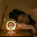 Veilleuse de nuit à thème scientifique représentant un astronaute, idéale pour décorer une chambre d'enfant ou pour les amateurs de science et d'espace.