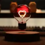 AMPoule cœur LED décorative pour ambiance romantique.